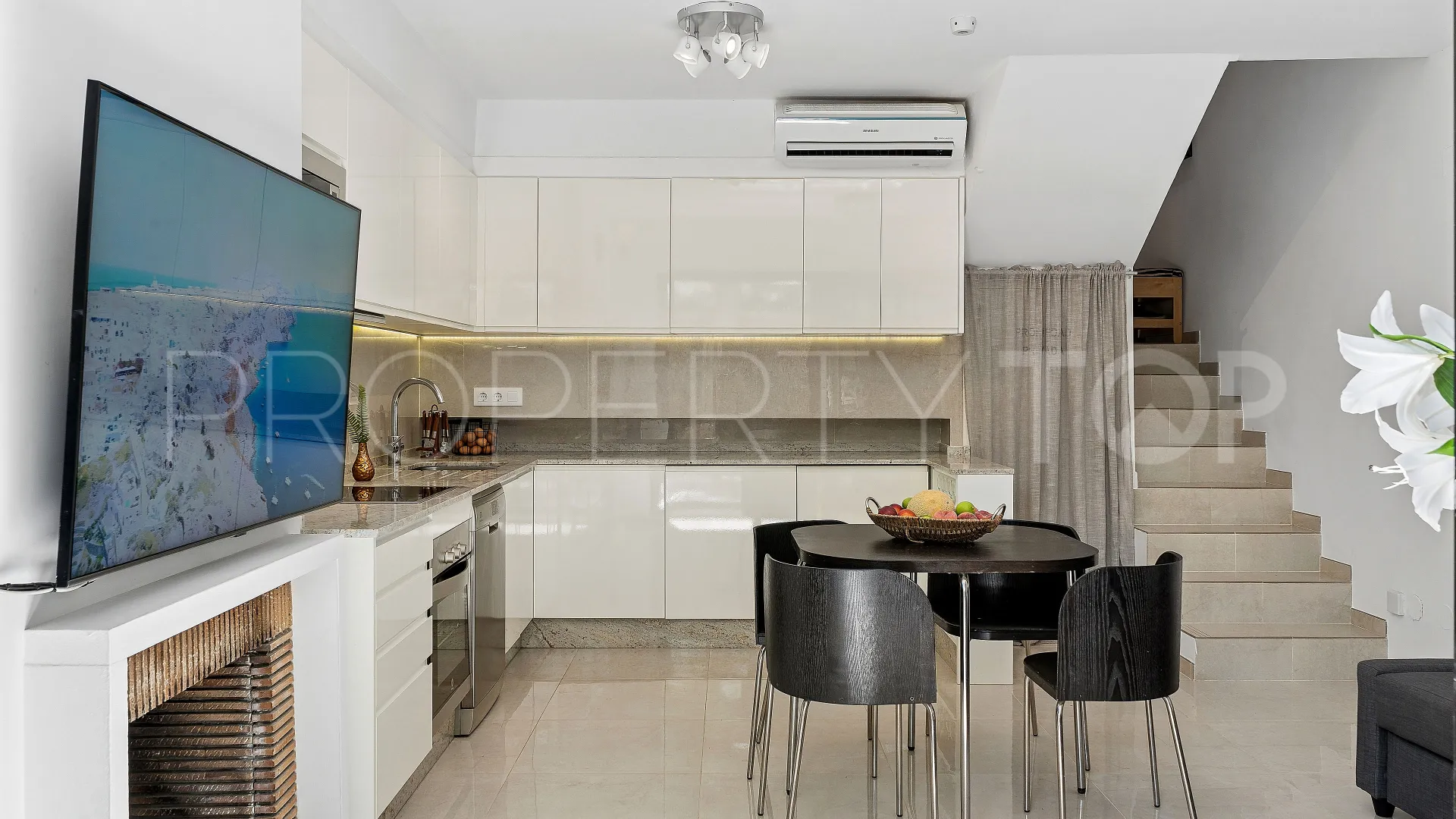 For sale town house with 3 bedrooms in Guadalvillas