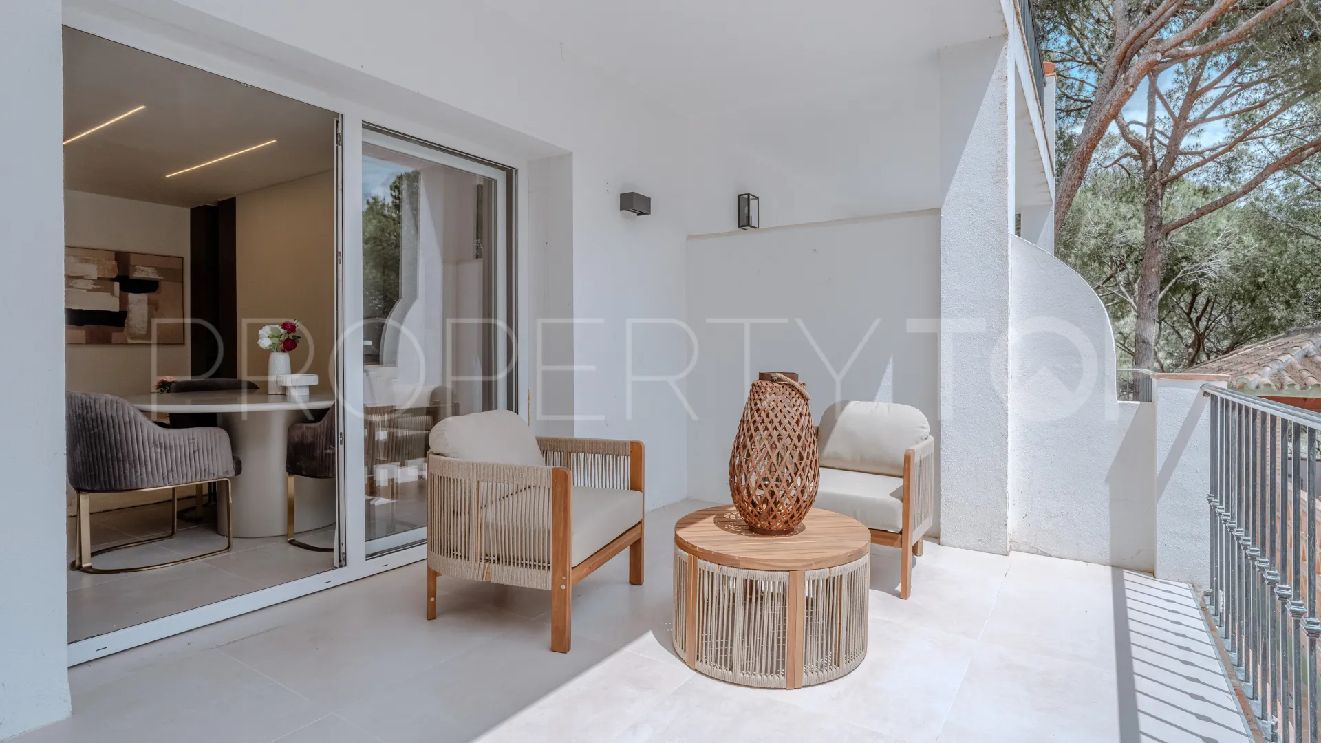 Apartamento a la venta de 2 dormitorios en Los Pinos de Aloha