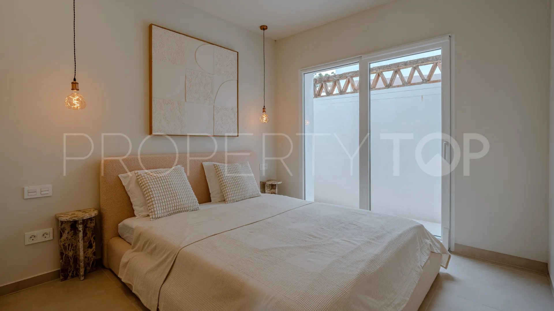 Apartamento a la venta de 2 dormitorios en Los Pinos de Aloha