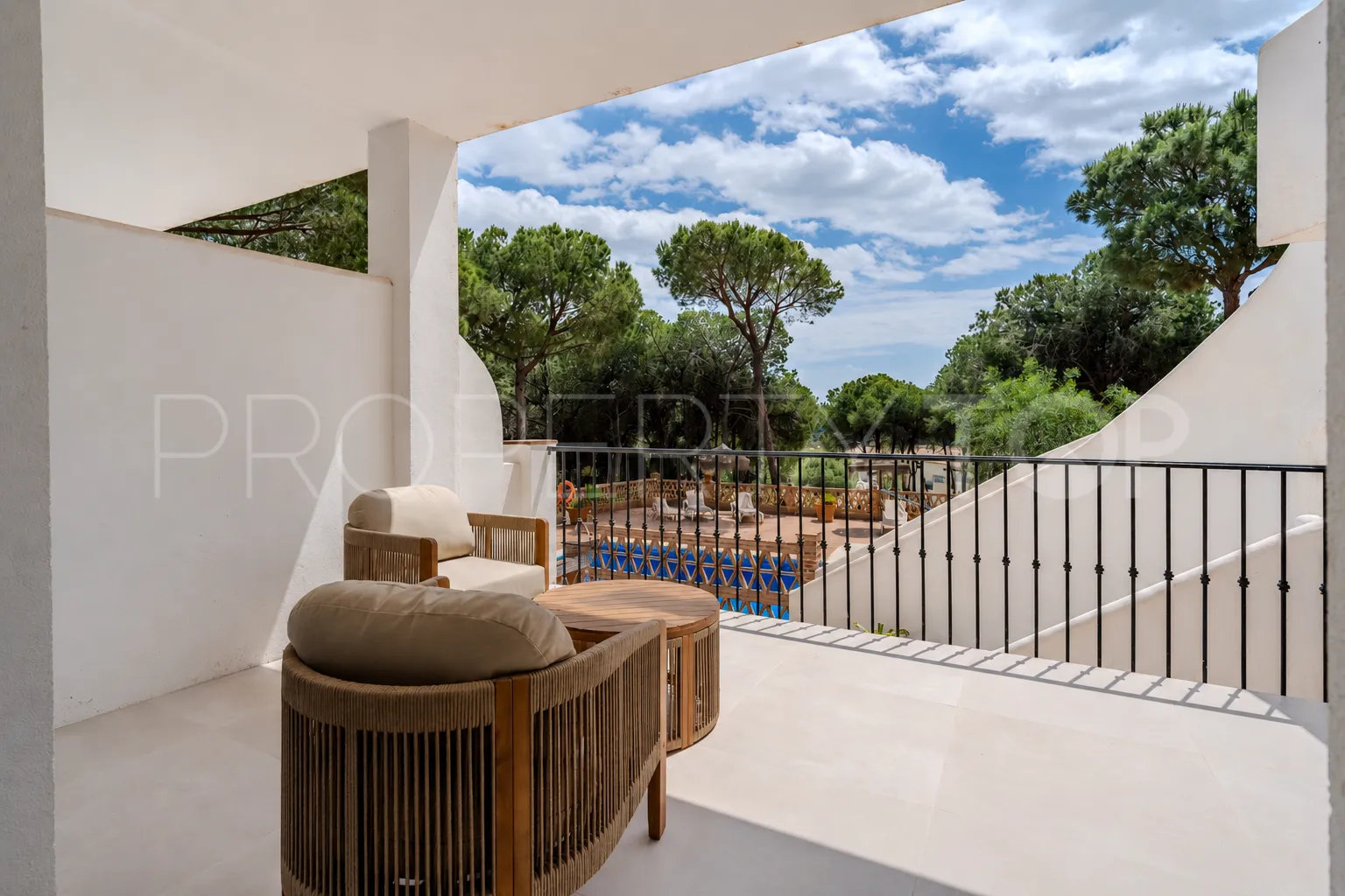 Apartamento a la venta de 2 dormitorios en Los Pinos de Aloha