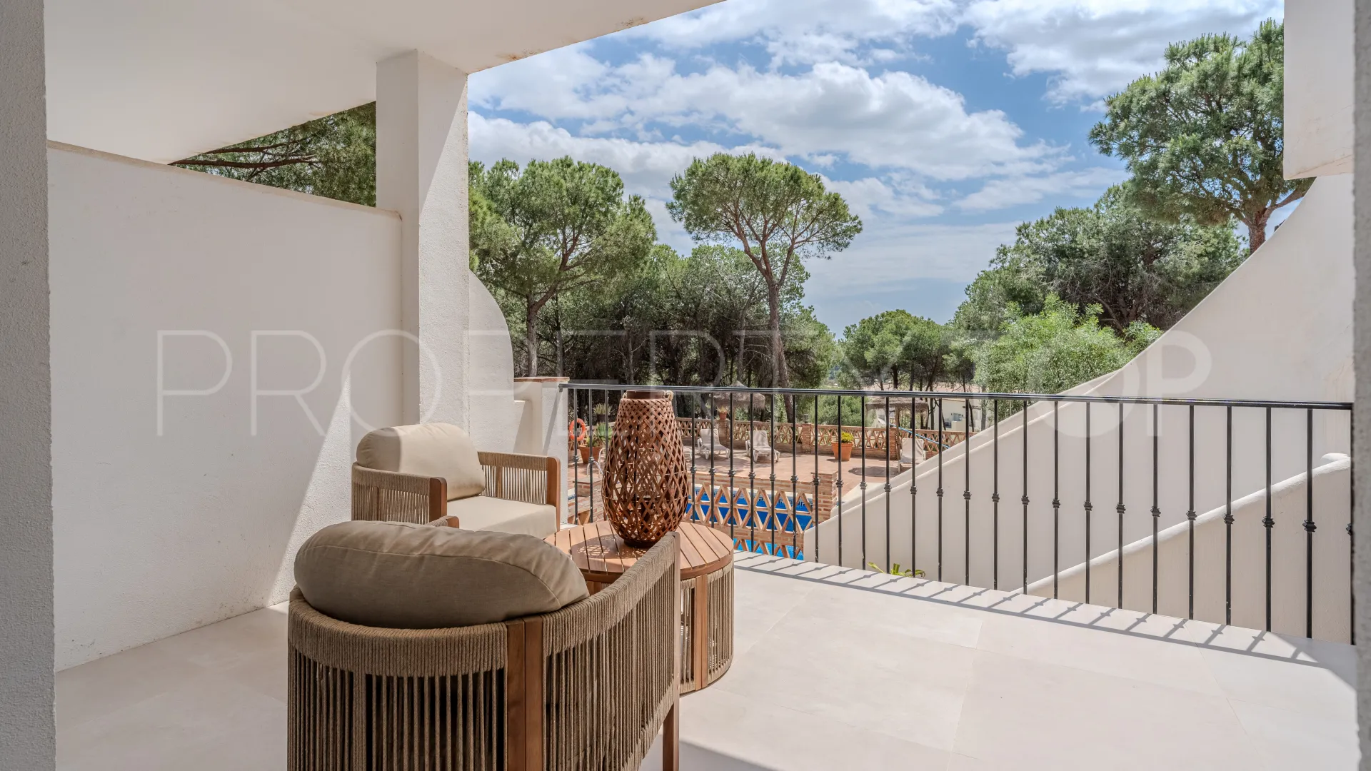 Apartamento a la venta de 2 dormitorios en Los Pinos de Aloha