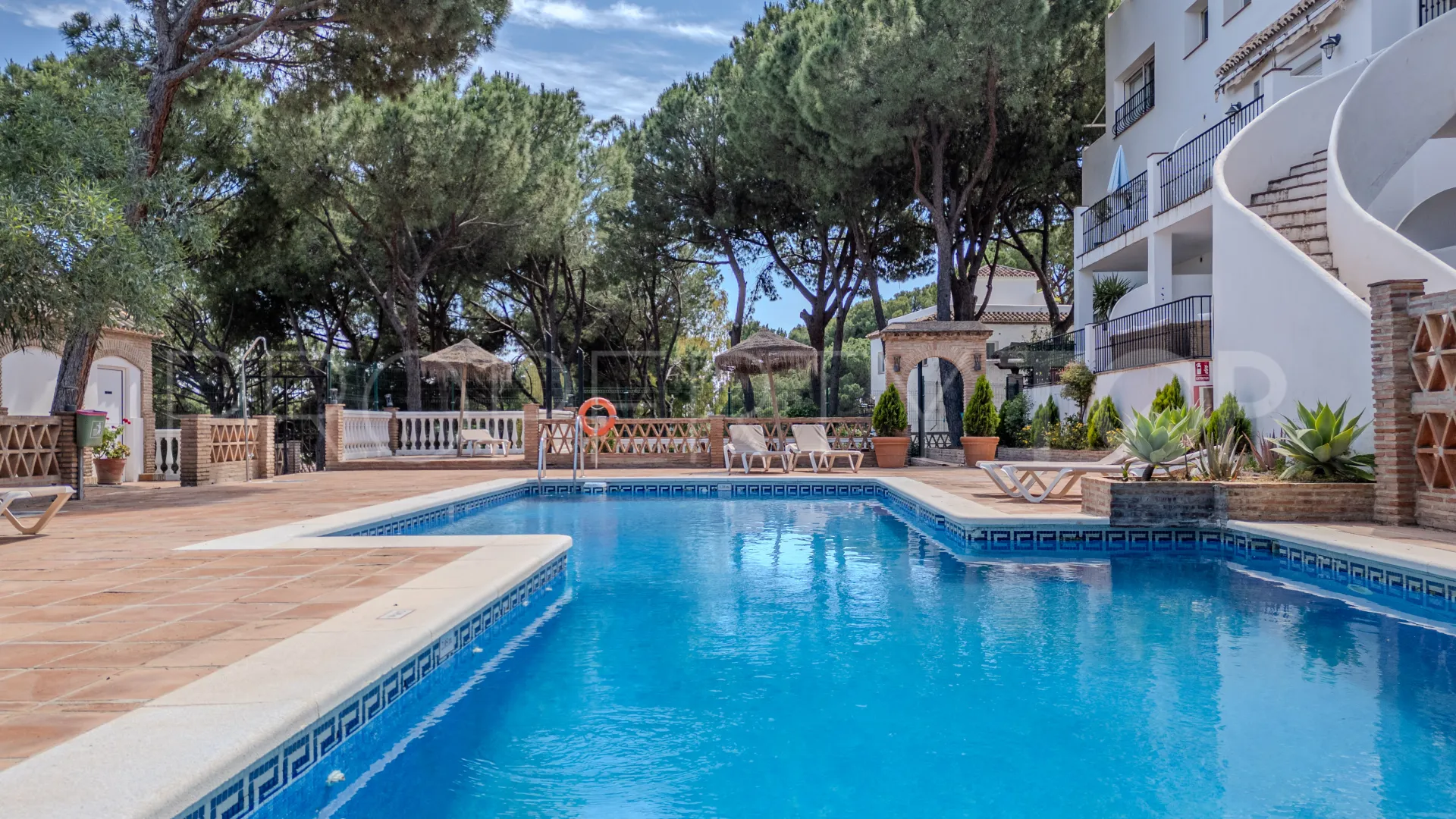 Apartamento a la venta de 2 dormitorios en Los Pinos de Aloha