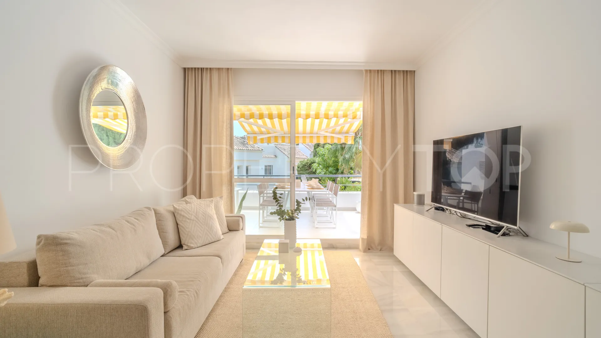 Aloha 2 bedrooms apartment for sale