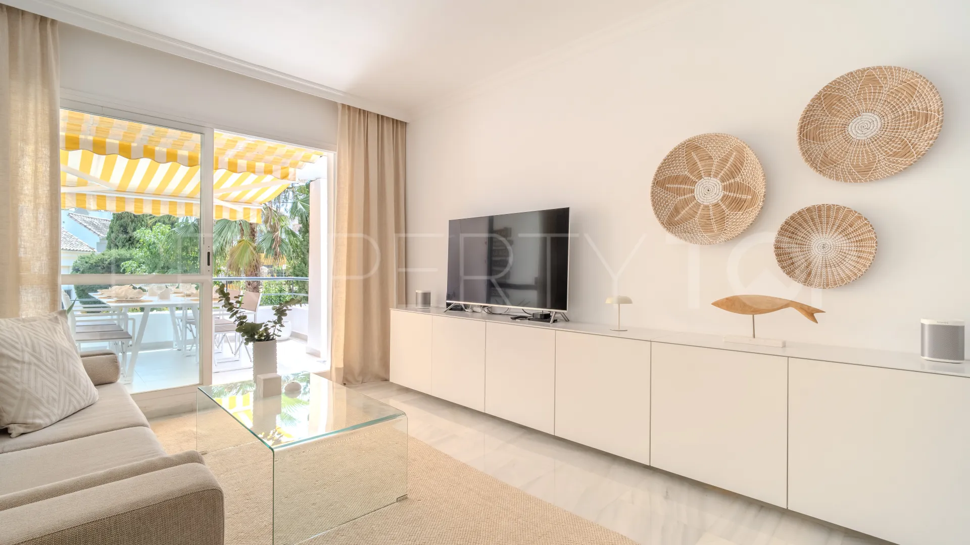 Aloha 2 bedrooms apartment for sale