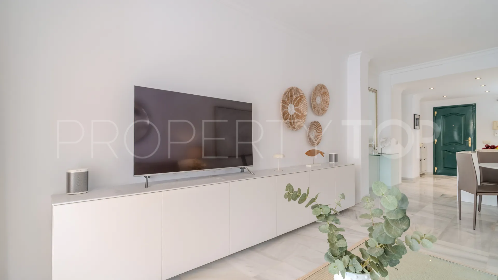 Aloha 2 bedrooms apartment for sale