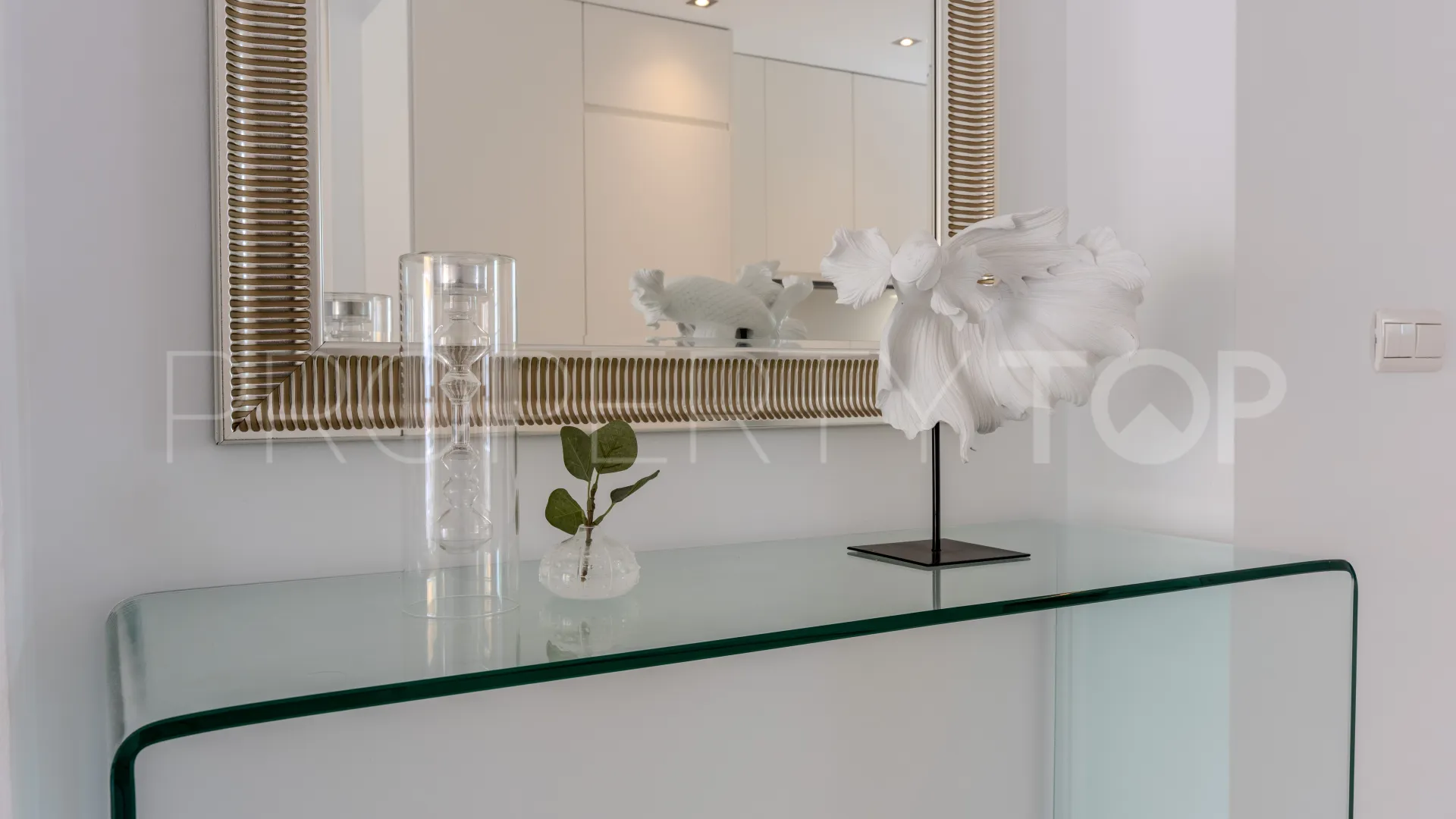 Aloha 2 bedrooms apartment for sale