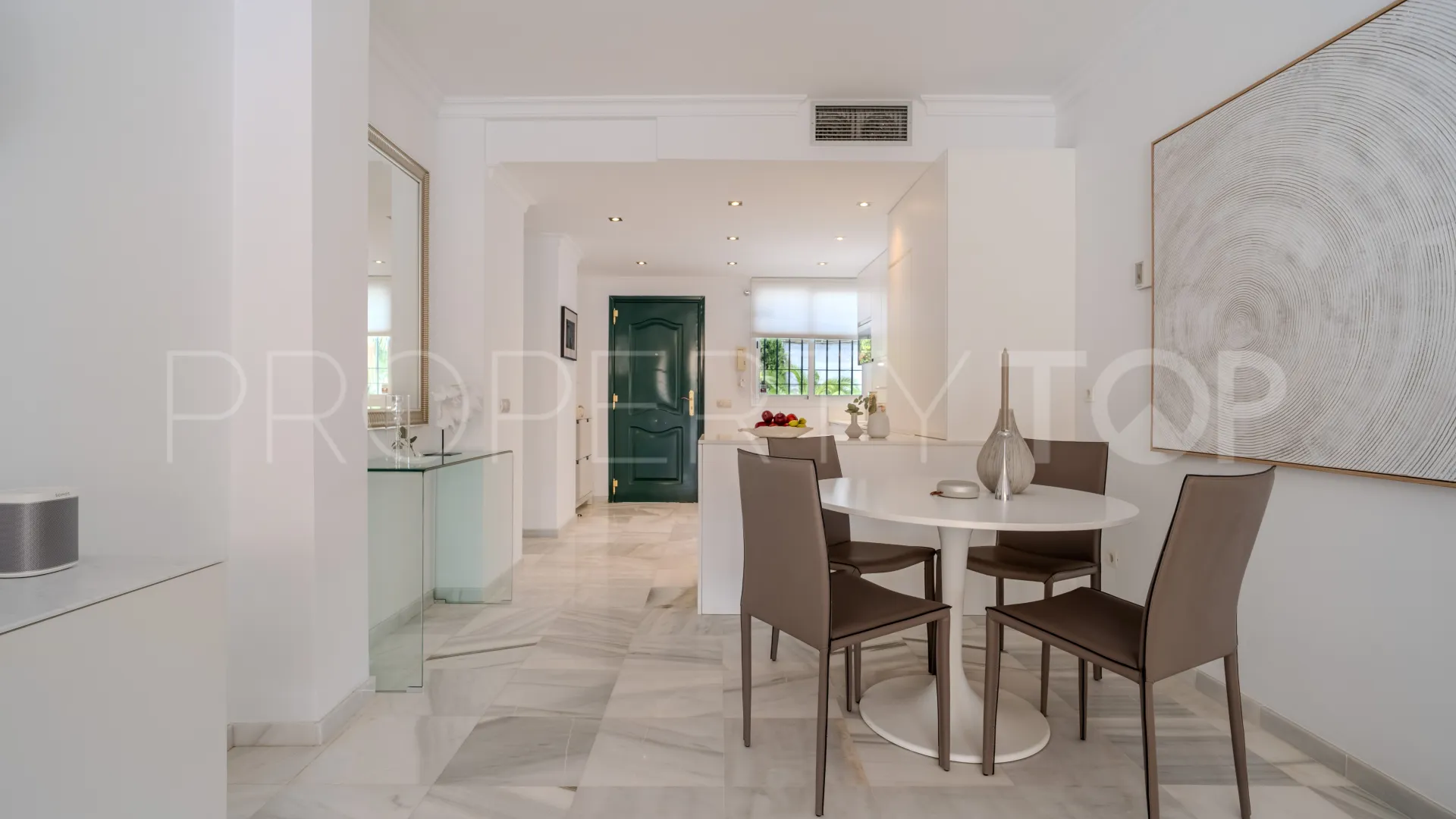 Aloha 2 bedrooms apartment for sale