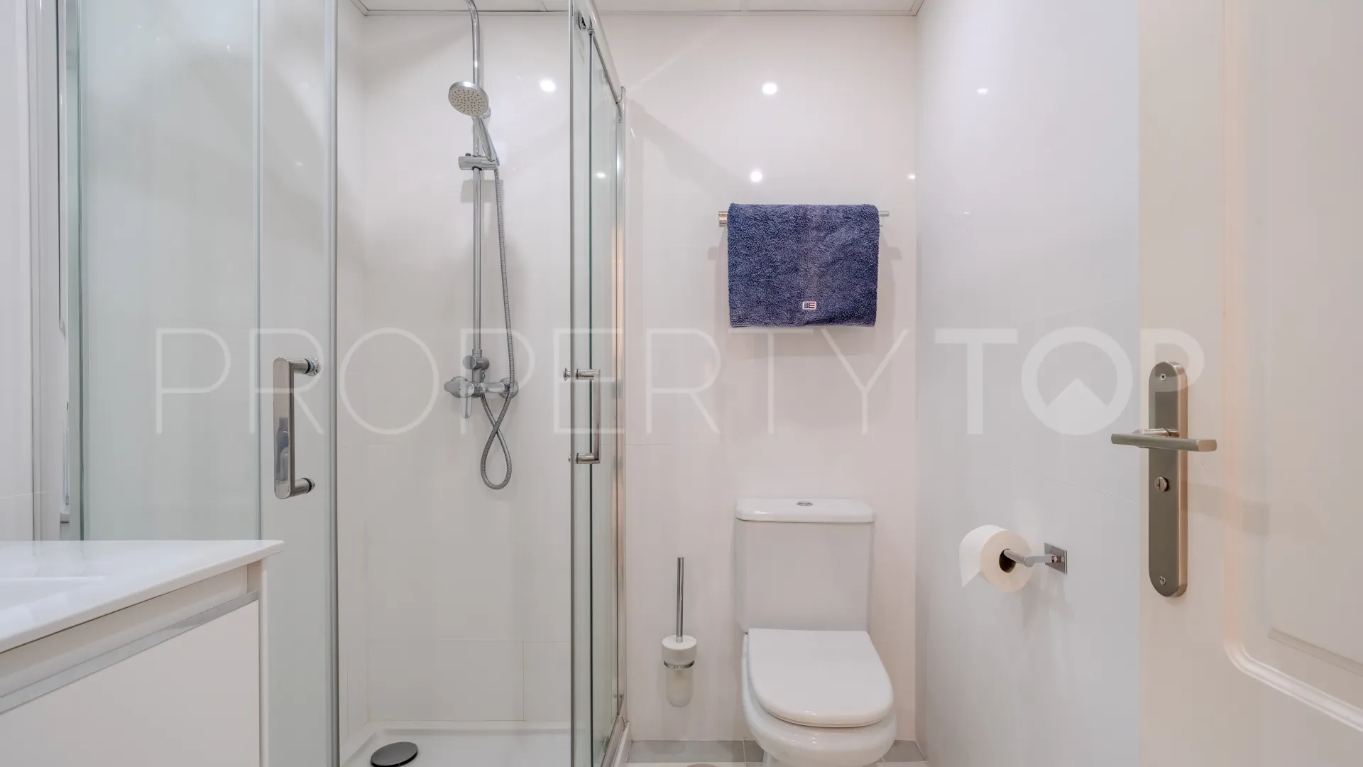 Aloha 2 bedrooms apartment for sale