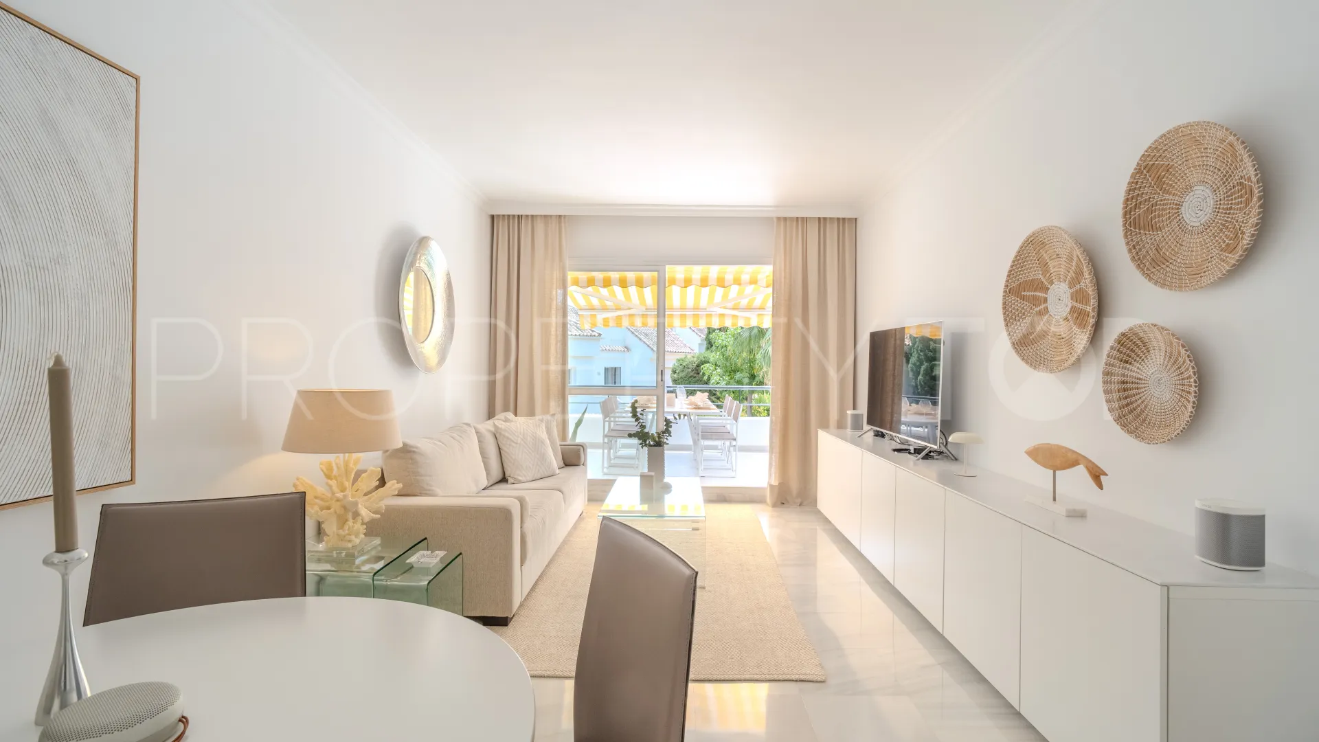 Aloha 2 bedrooms apartment for sale