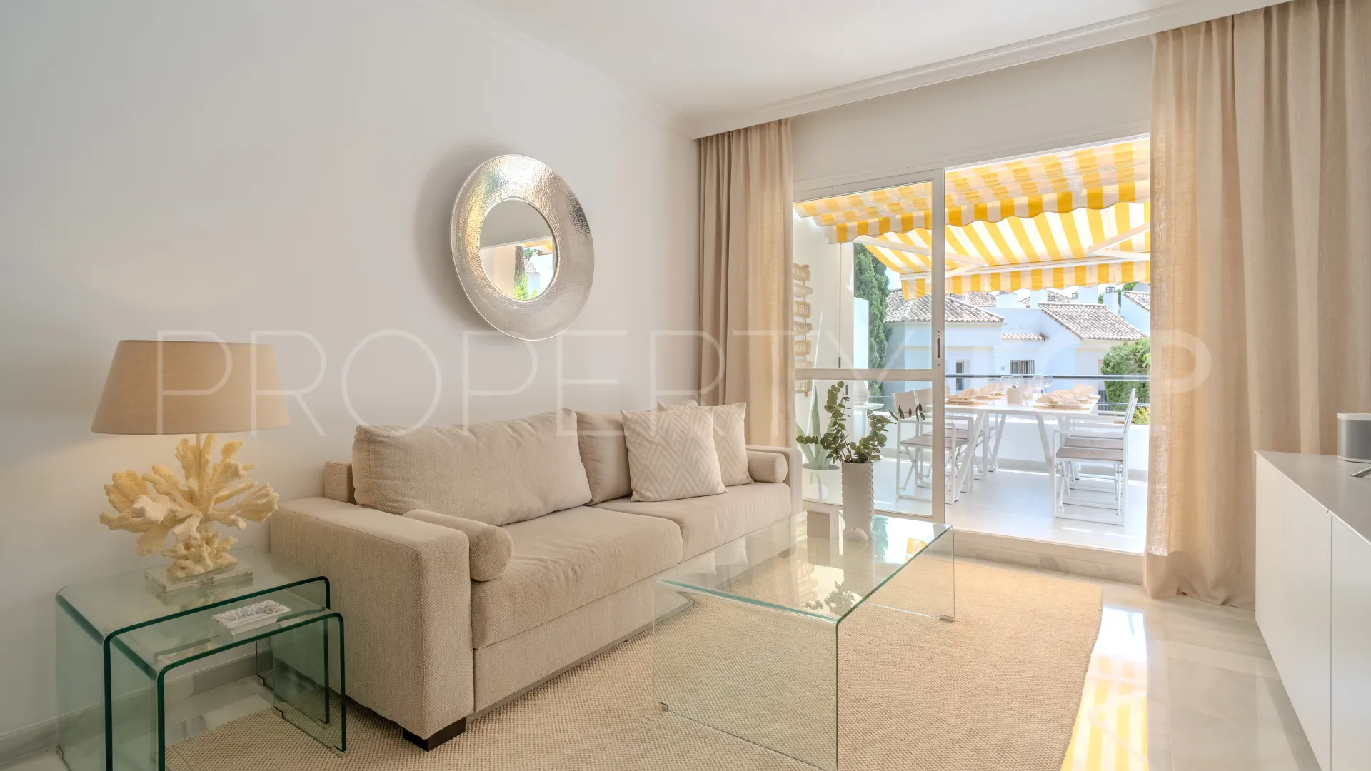 Aloha 2 bedrooms apartment for sale