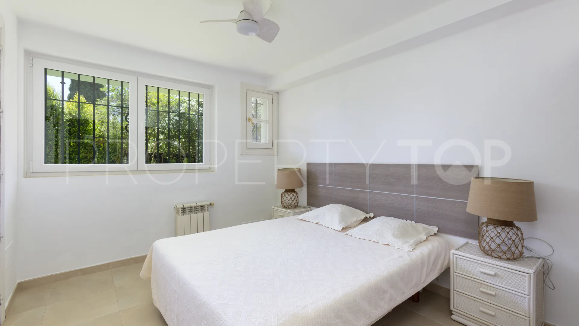 For sale villa with 5 bedrooms in Puerto del Almendro