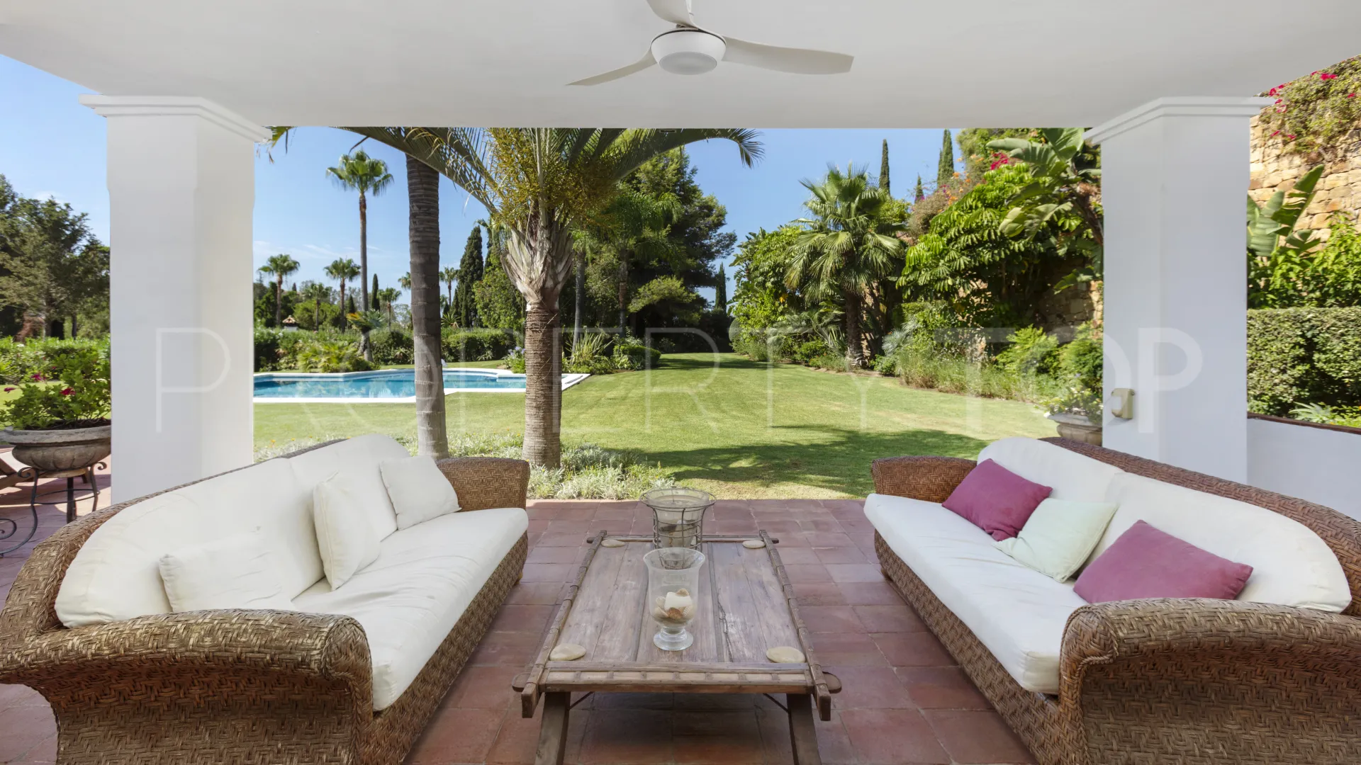 For sale villa with 5 bedrooms in Puerto del Almendro