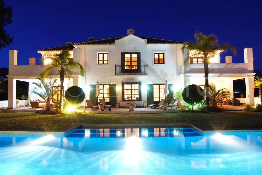 For sale villa with 5 bedrooms in Puerto del Almendro