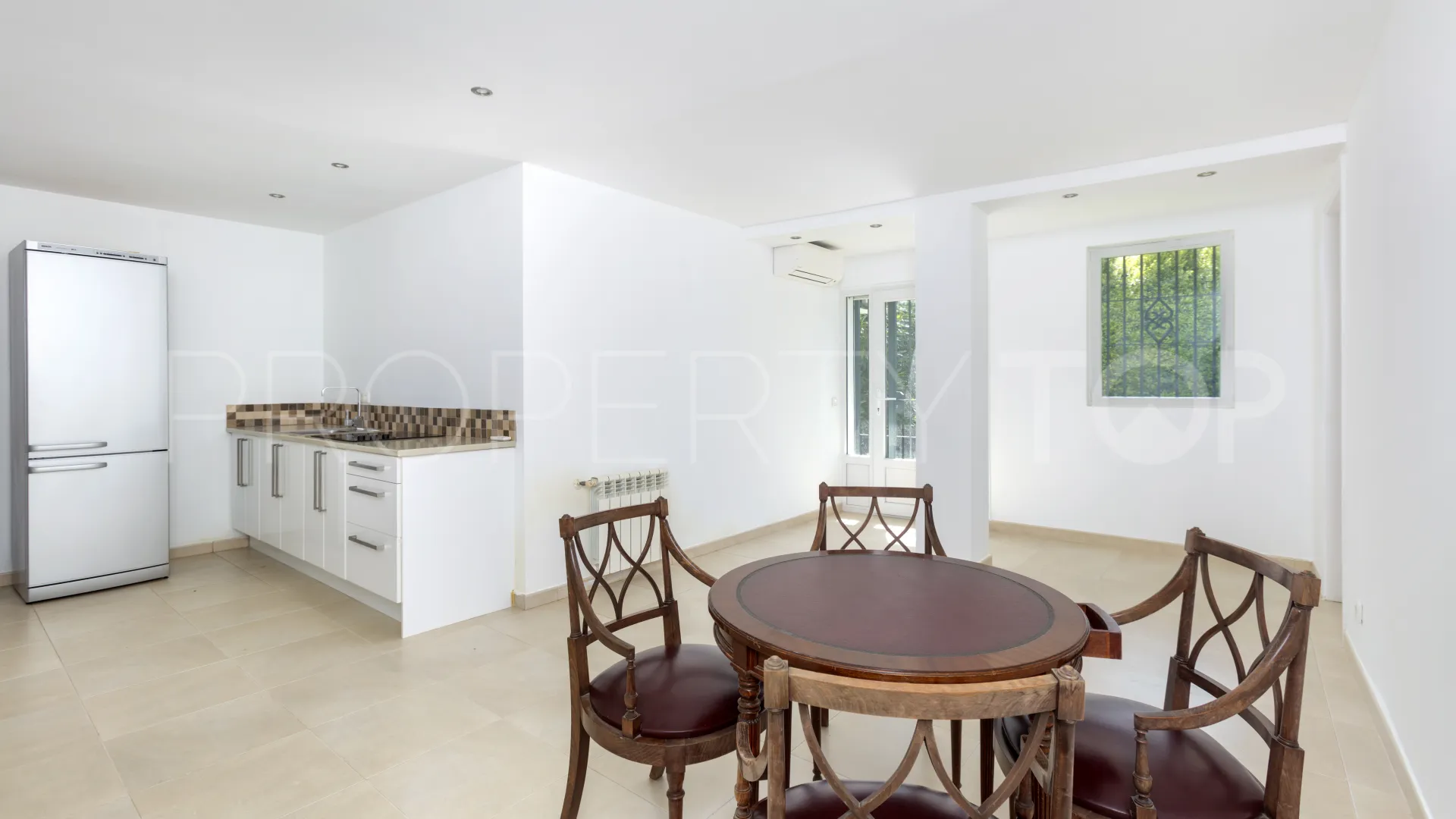 For sale villa with 5 bedrooms in Puerto del Almendro
