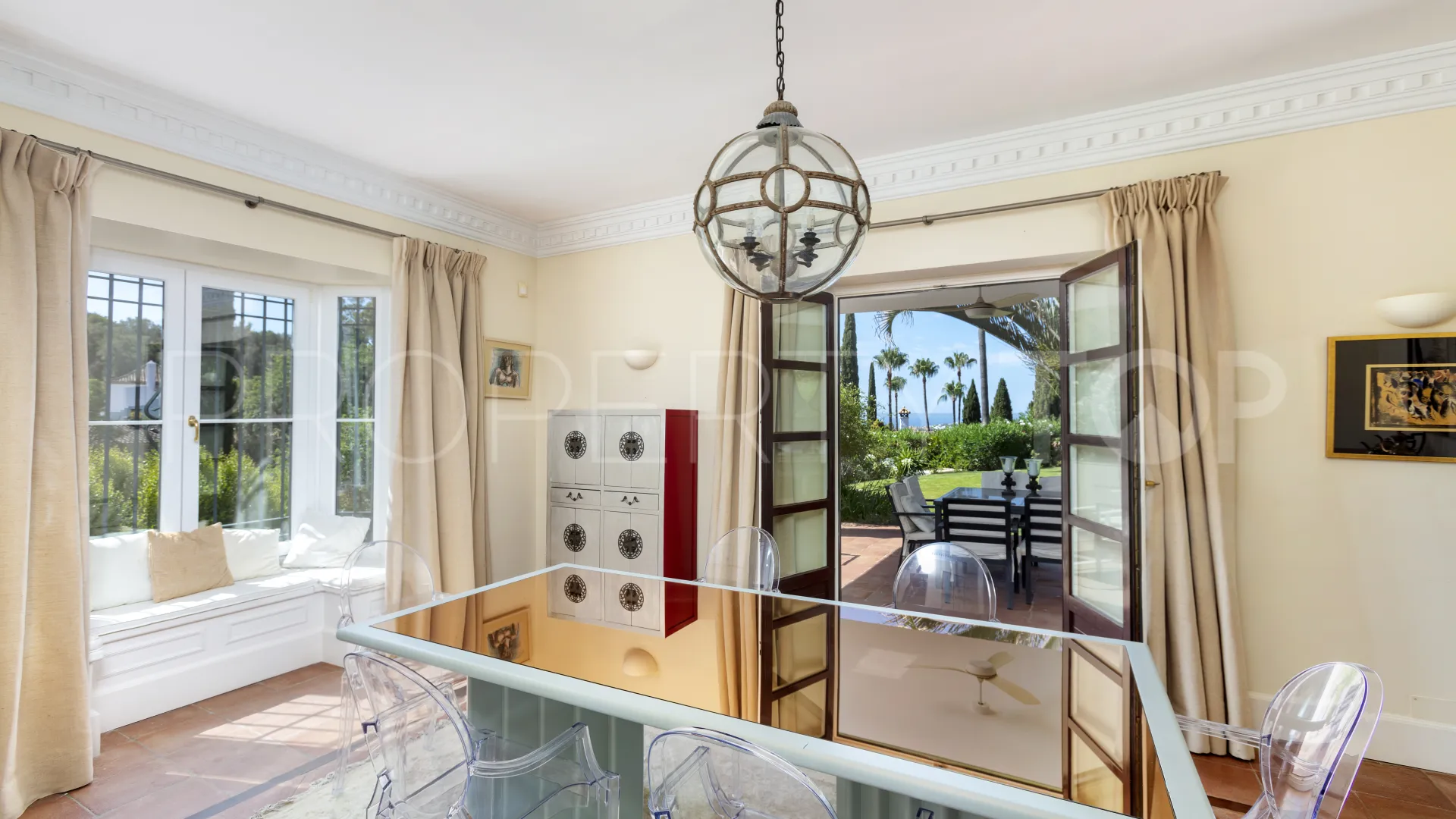 For sale villa with 5 bedrooms in Puerto del Almendro