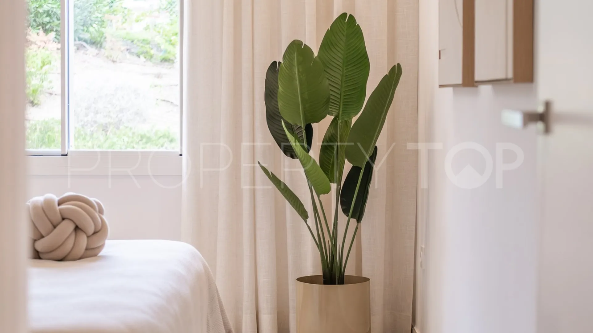 For sale 3 bedrooms apartment in Les Belvederes