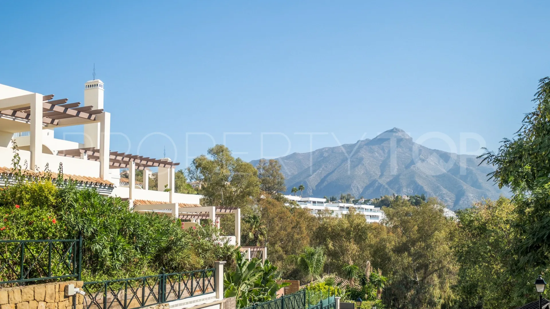 For sale 3 bedrooms apartment in Les Belvederes