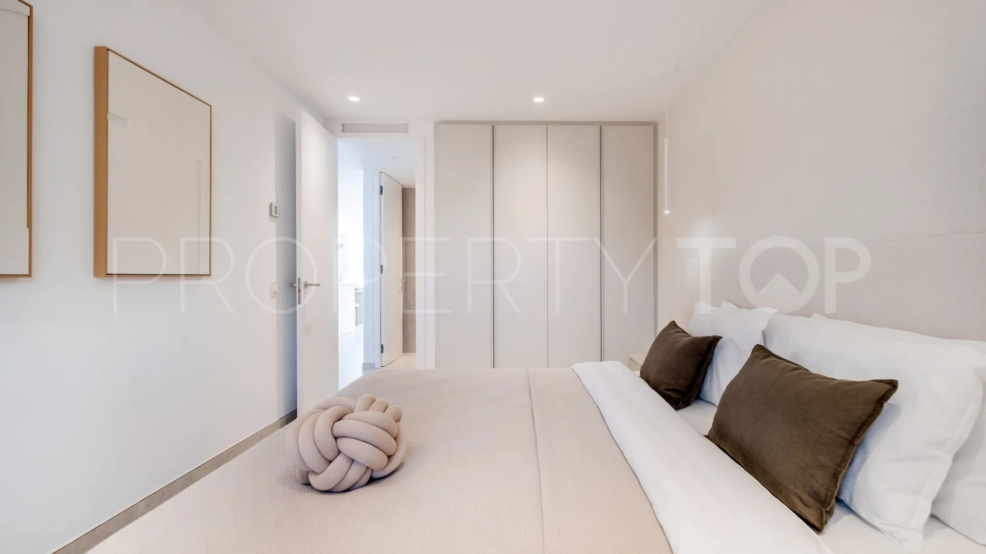For sale 3 bedrooms apartment in Les Belvederes