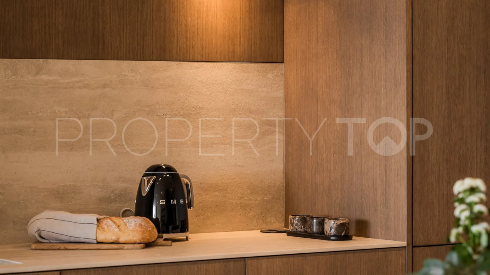 For sale town house with 3 bedrooms in Altos de Aloha