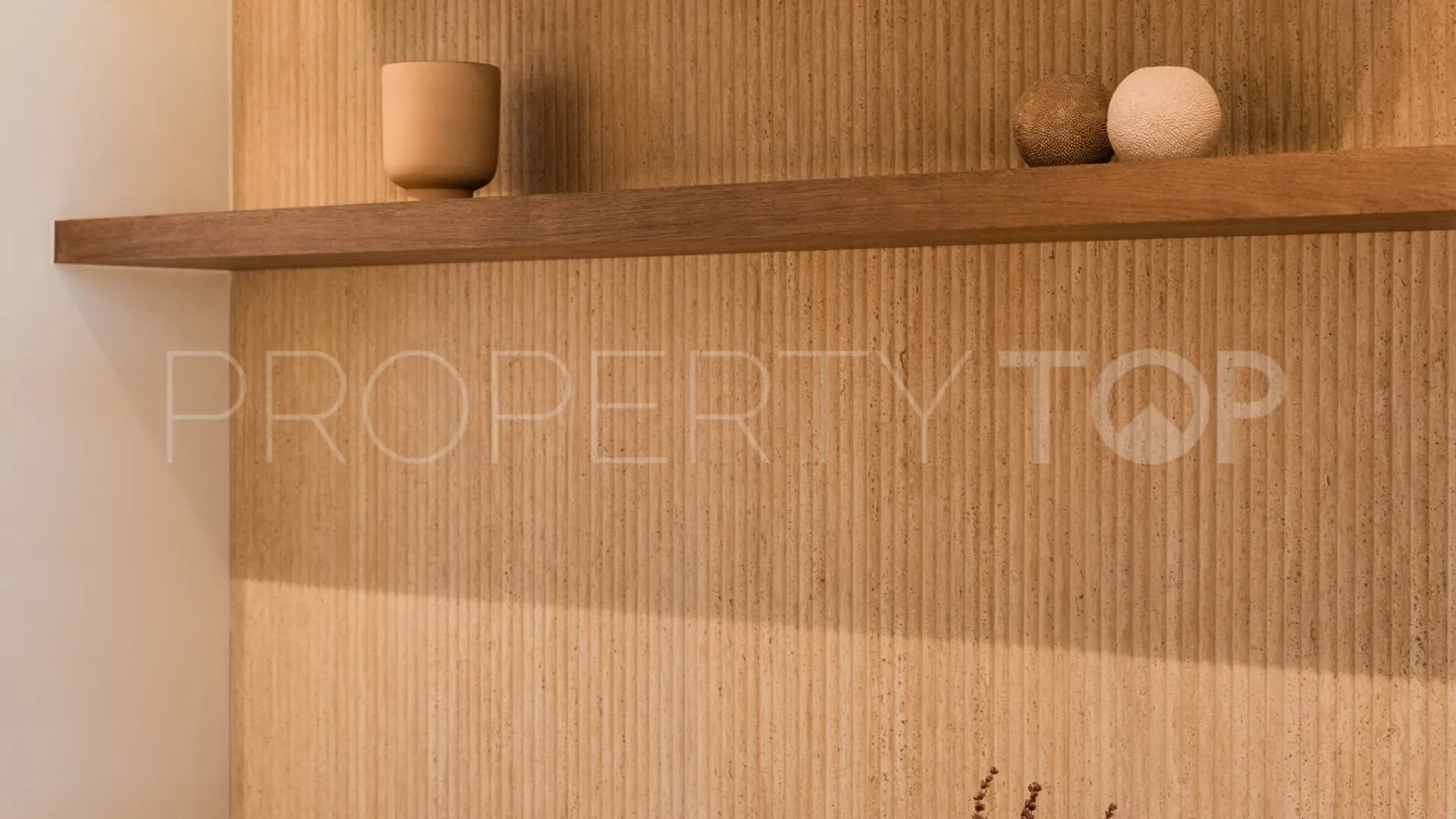 For sale town house with 3 bedrooms in Altos de Aloha