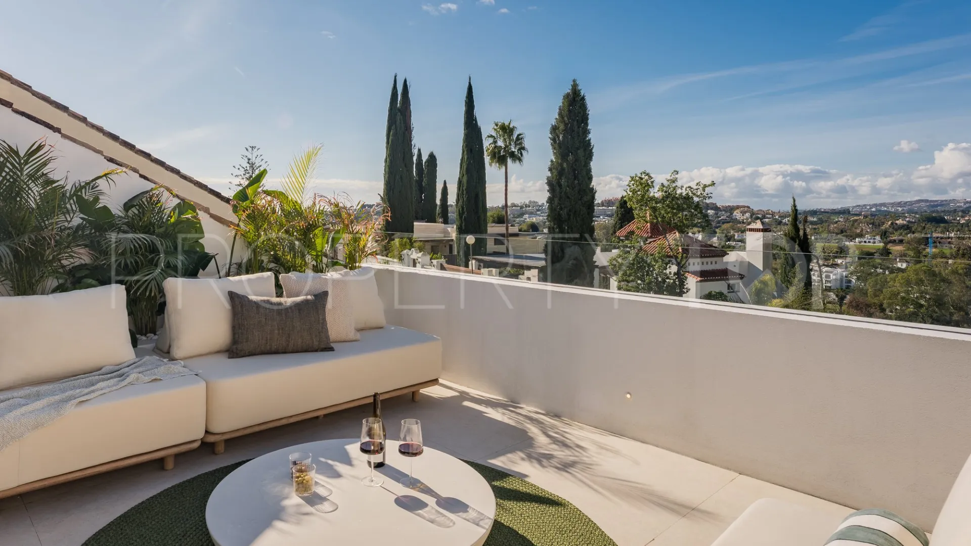 For sale town house with 3 bedrooms in Altos de Aloha