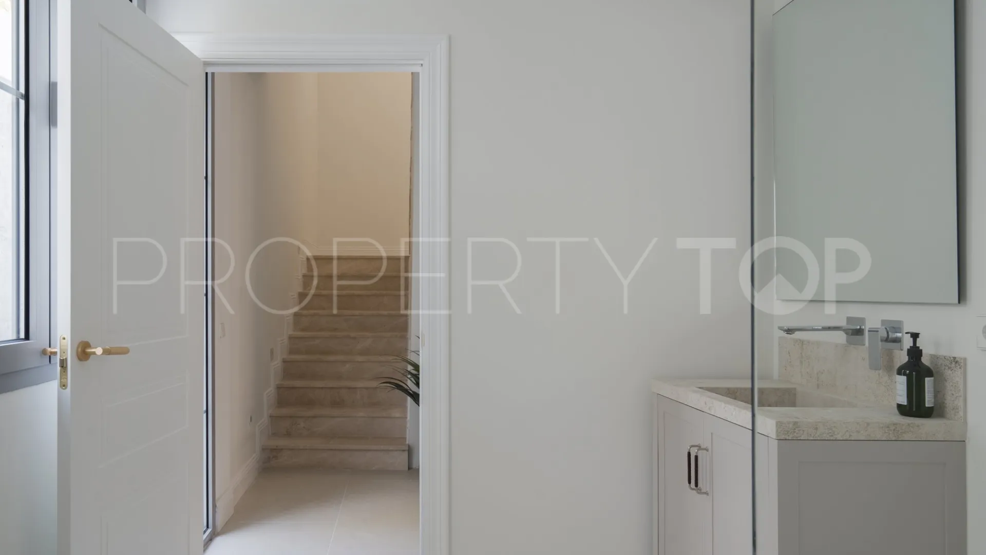 Buy villa in Los Arqueros