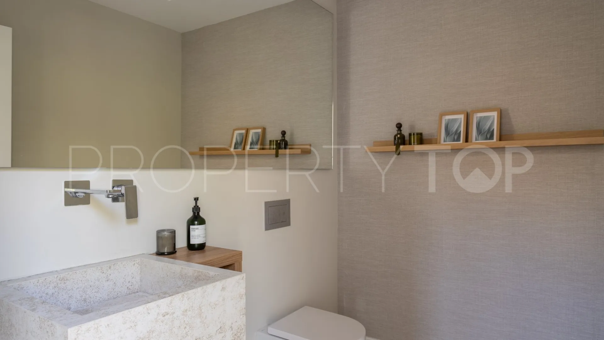 Buy villa in Los Arqueros