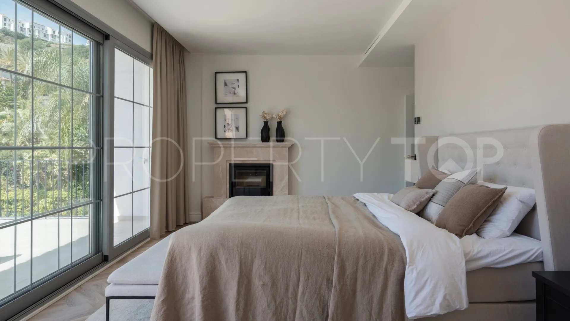 Buy villa in Los Arqueros