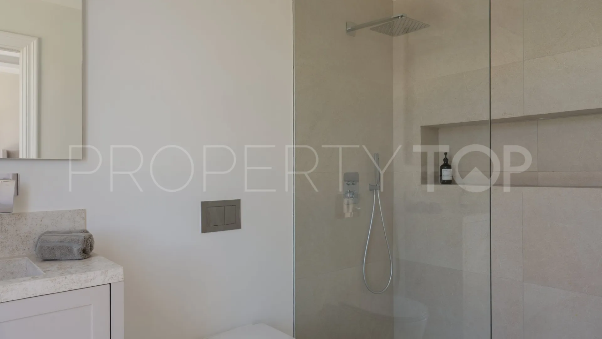 Buy villa in Los Arqueros