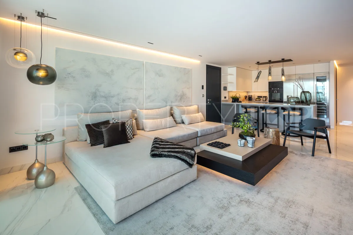 Apartamento con 3 dormitorios en venta en Marbella - Puerto Banus