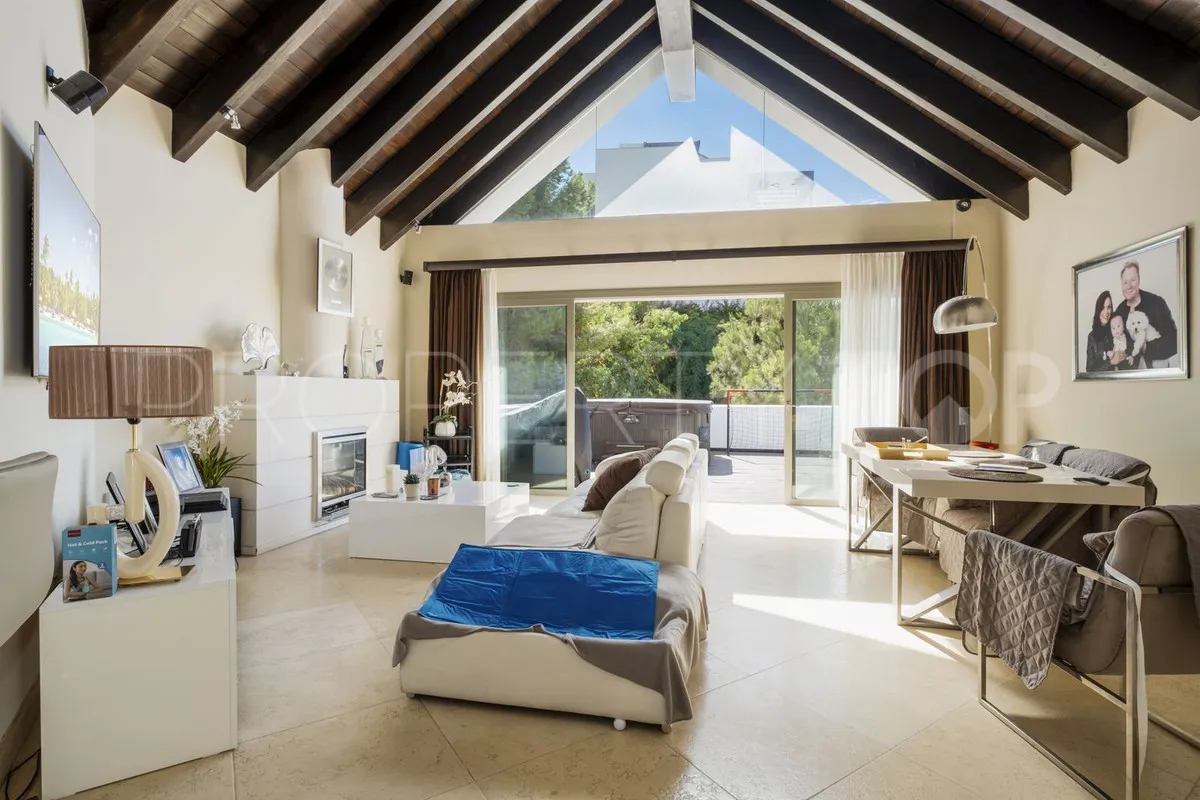 Buy 3 bedrooms penthouse in Los Flamingos