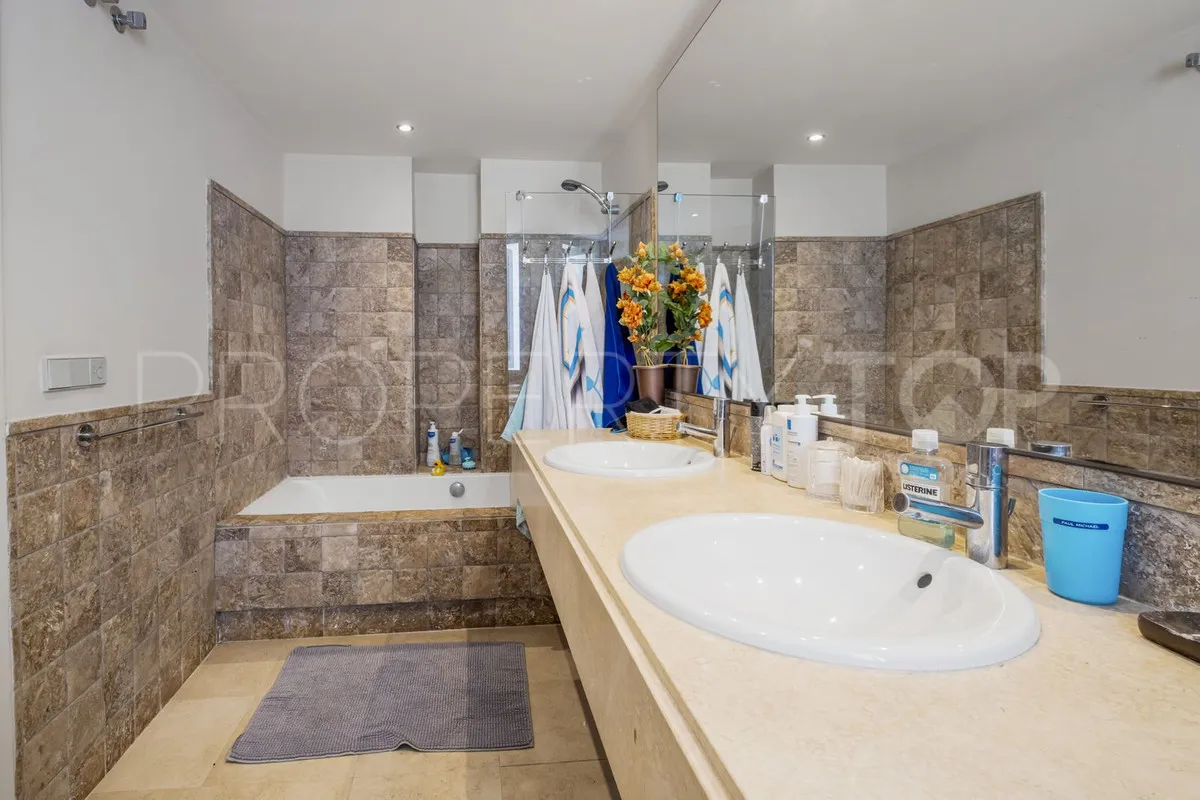 Buy 3 bedrooms penthouse in Los Flamingos