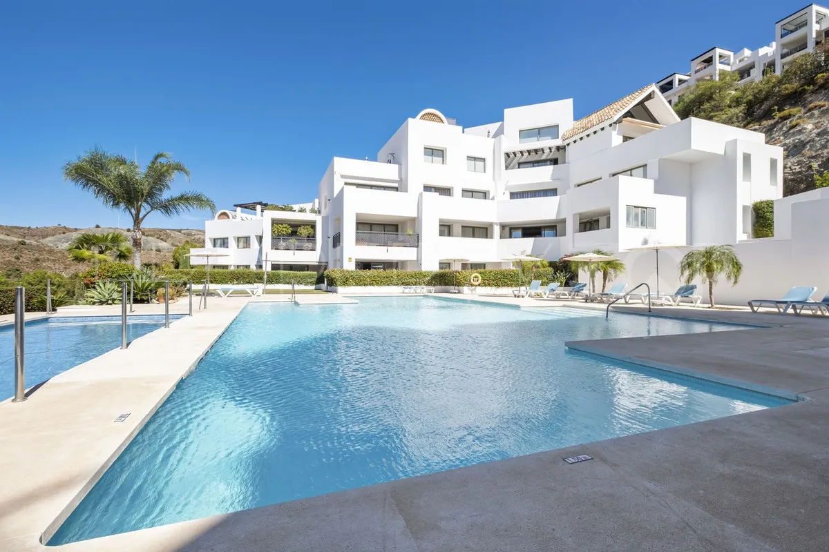 Buy 3 bedrooms penthouse in Los Flamingos