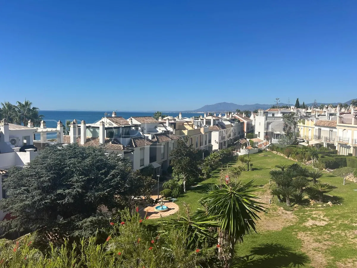 Bahia de Marbella, adosado en venta con 3 dormitorios