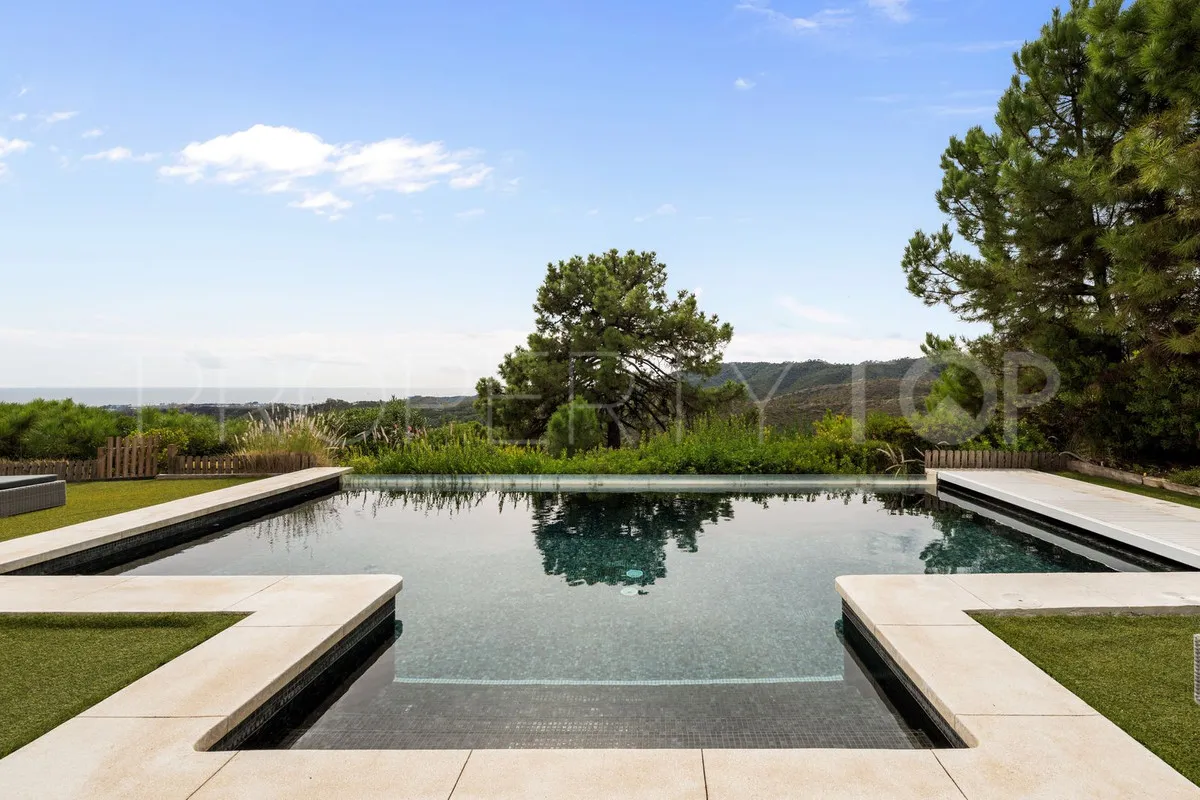 Buy 5 bedrooms villa in Benahavis