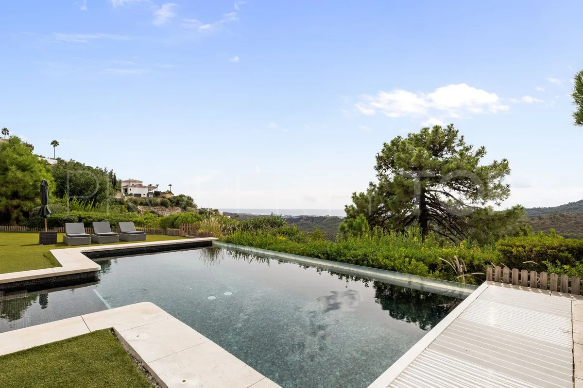 Buy 5 bedrooms villa in Benahavis
