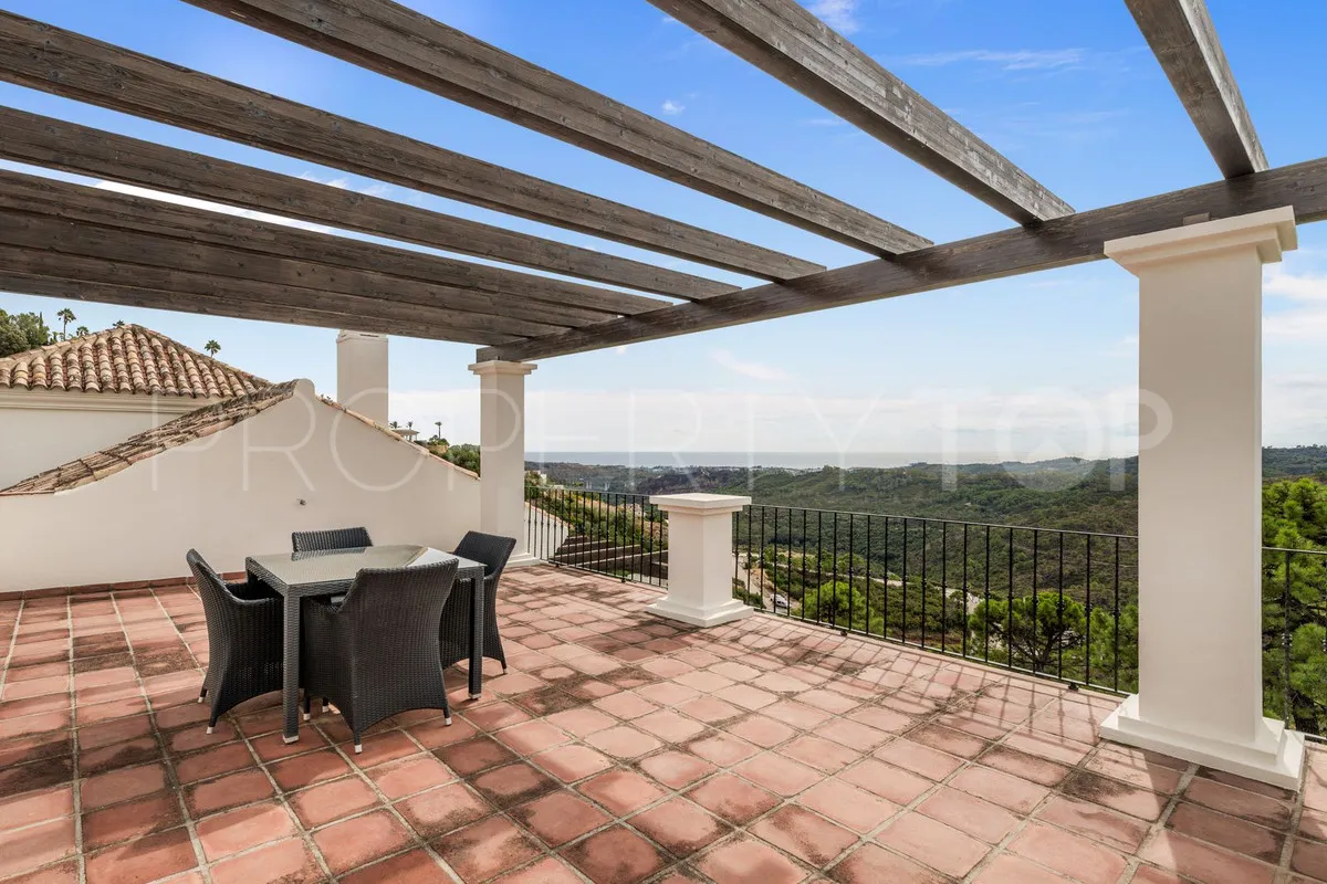 Buy 5 bedrooms villa in Benahavis