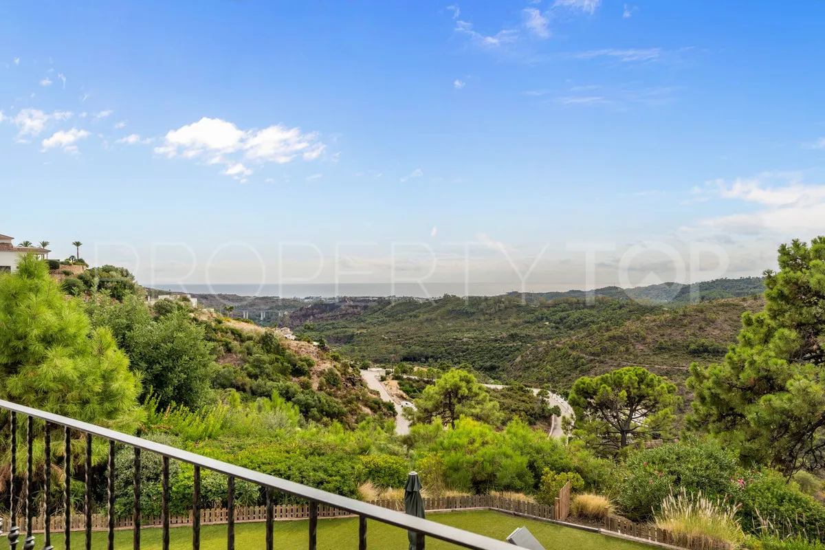 Buy 5 bedrooms villa in Benahavis