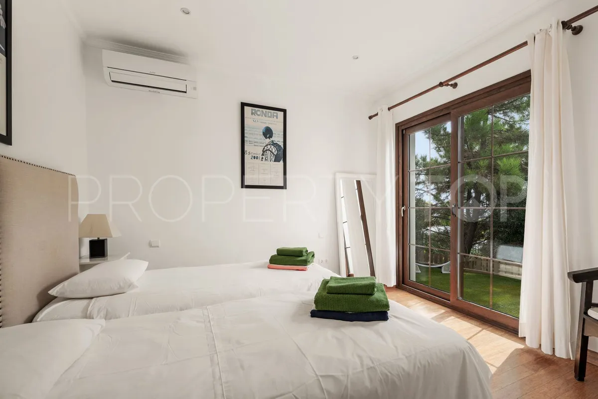 Buy 5 bedrooms villa in Benahavis
