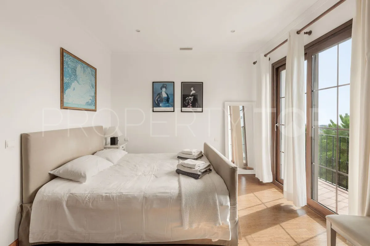 Buy 5 bedrooms villa in Benahavis