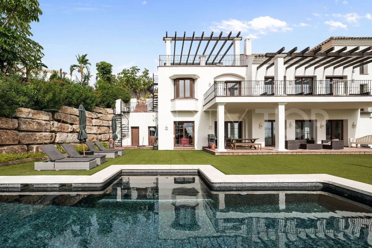 Buy 5 bedrooms villa in Benahavis