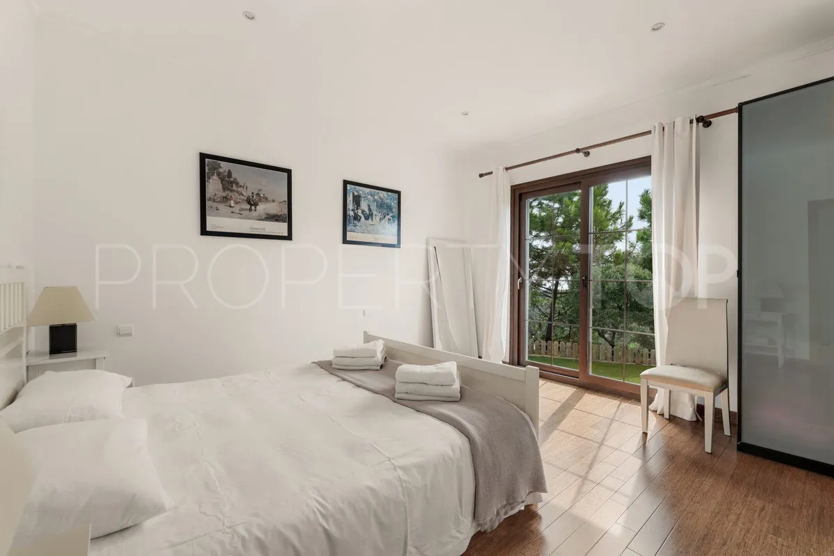 Buy 5 bedrooms villa in Benahavis