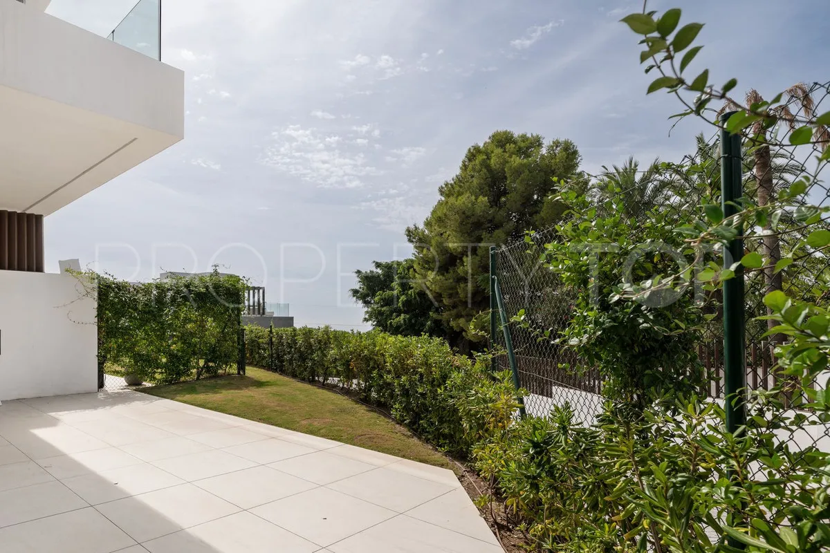 Rio Real 6 bedrooms villa for sale