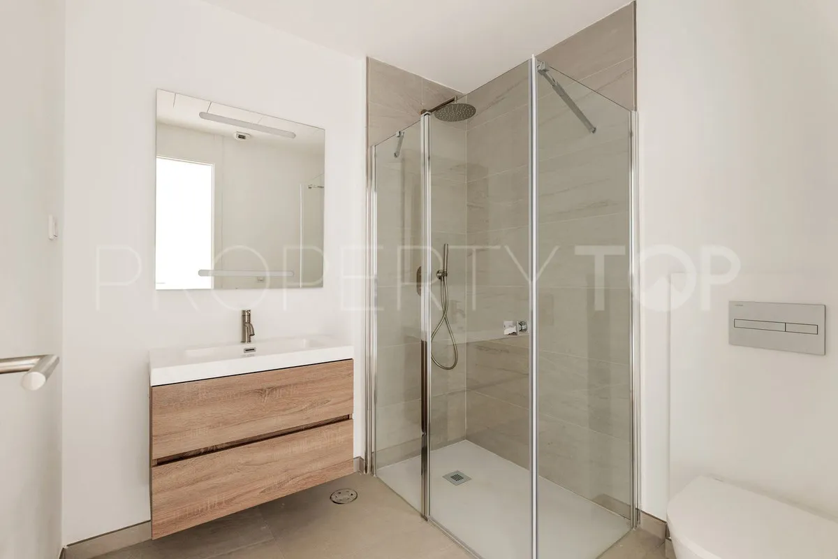 Rio Real 6 bedrooms villa for sale