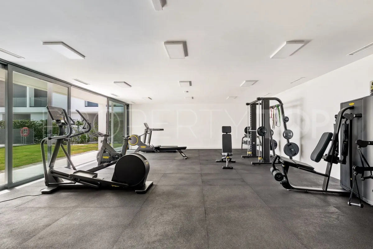 Rio Real 6 bedrooms villa for sale