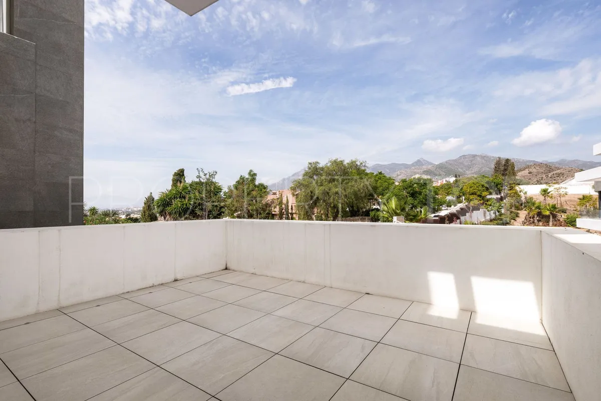 Rio Real 6 bedrooms villa for sale
