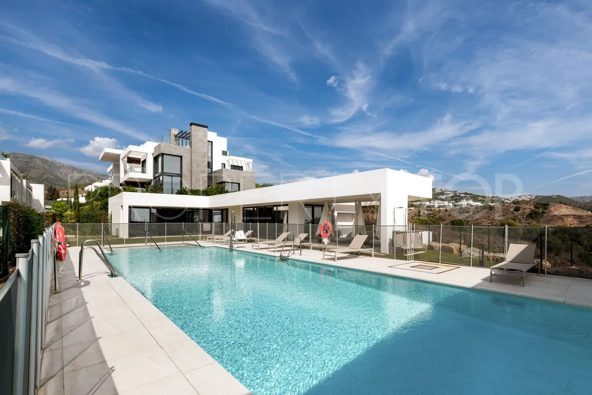 Rio Real 6 bedrooms villa for sale