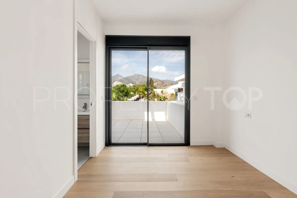 Rio Real 6 bedrooms villa for sale