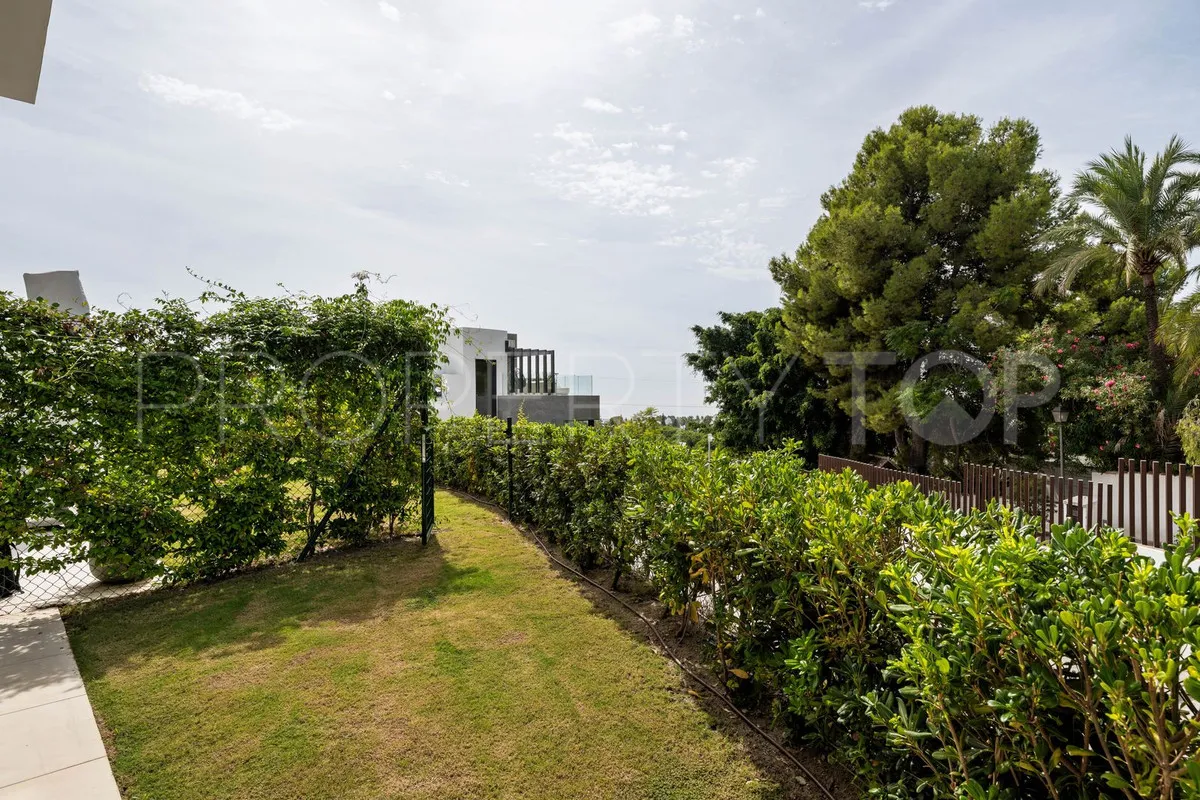 Rio Real 6 bedrooms villa for sale