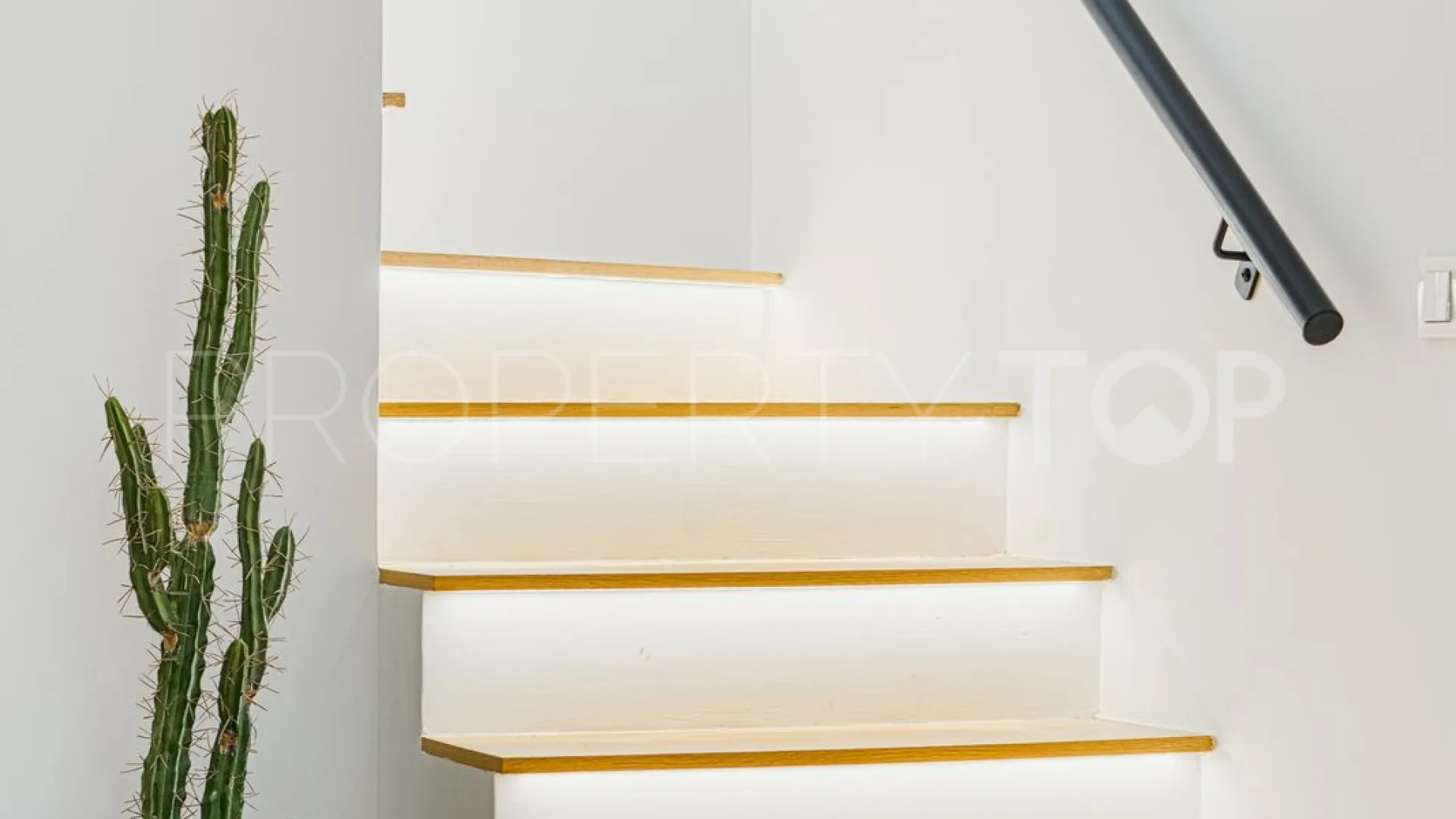 Penthouse for sale in New Golden Mile